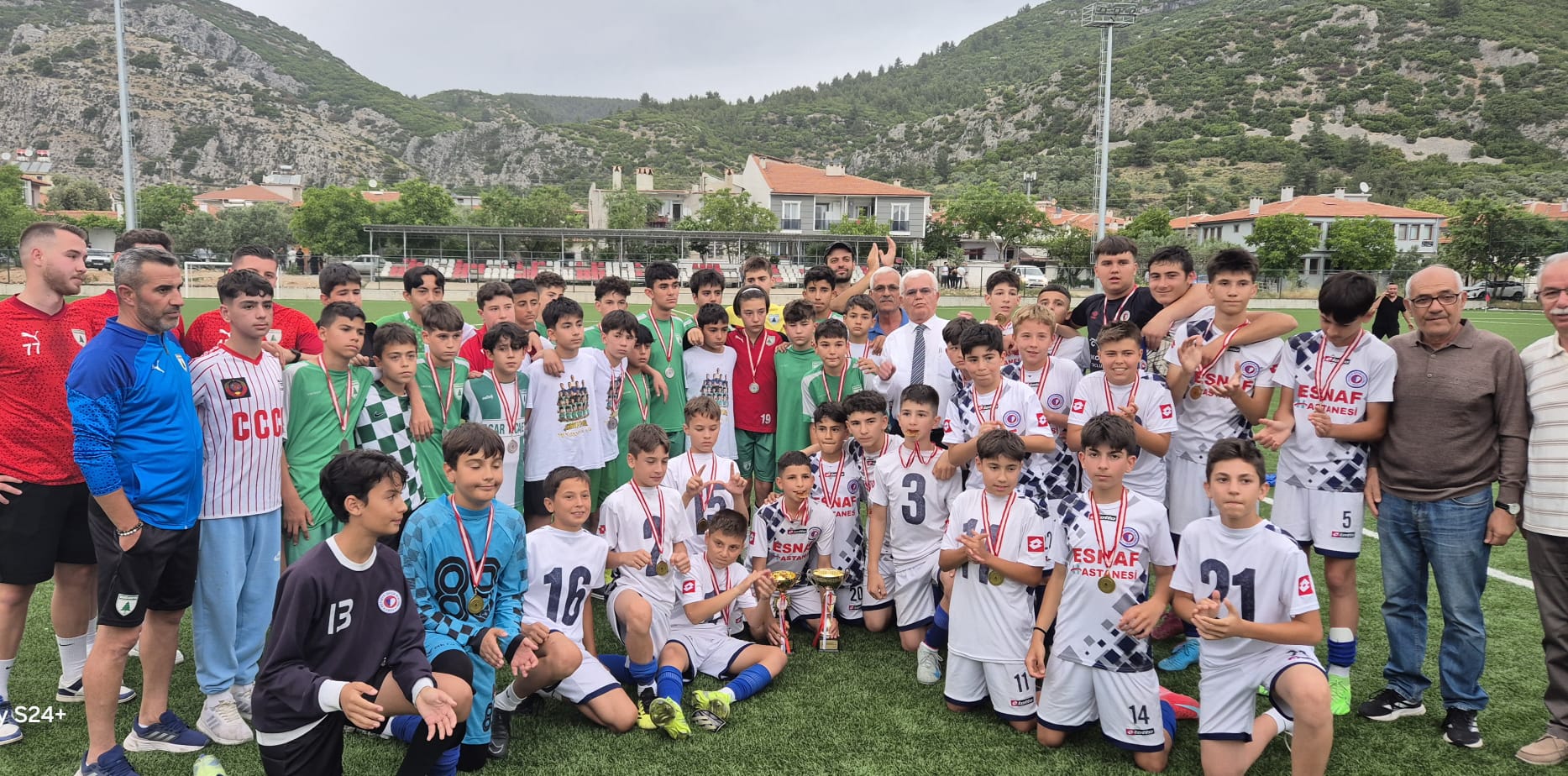  U-13 LİGİ  İL BİRİNCİSİ FETHİYESPOR 