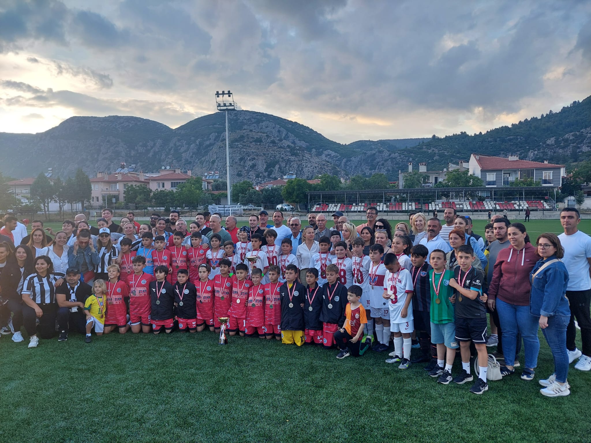 U-11 İL BİRİNCİSİ ORTAKENT YAHŞİ GENÇLİK VE SPOR OLDU