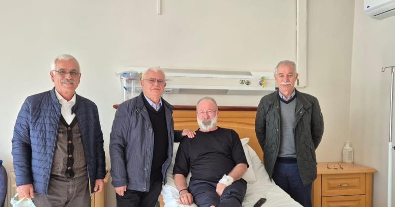 YÖNETİCİLERİMİZ YÖNETİM KURULU ÜYEMİZ  MEMİŞ ALPER YILDIRIM'A GEÇMİŞ OLSUN ZİYARETİNDE BULUNDULAR